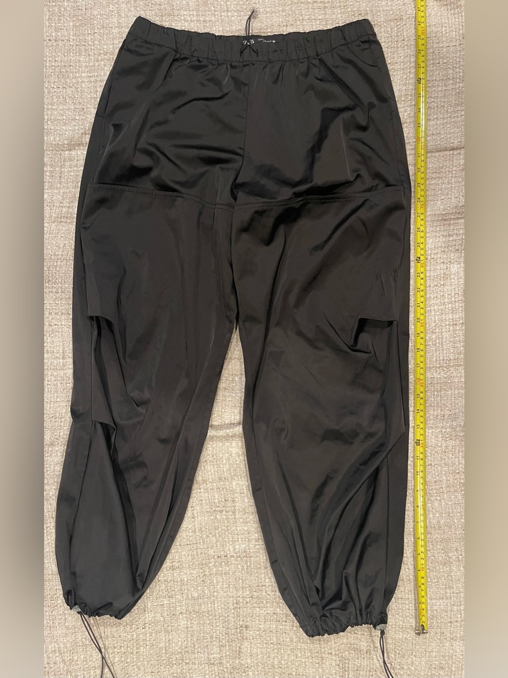 Zara women’s Black Cargo Drawstring Joggers